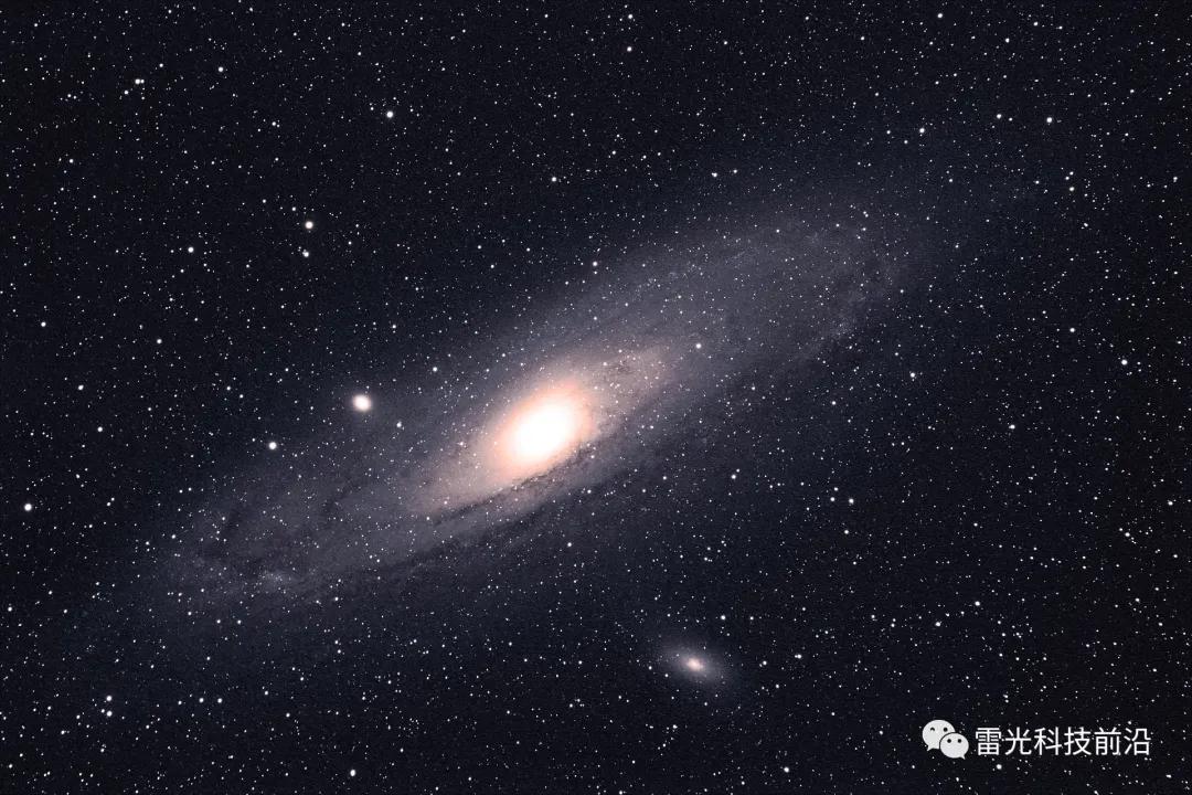 探索宇宙黑洞之谜，神秘电视剧带你领略宇宙影视的魅力